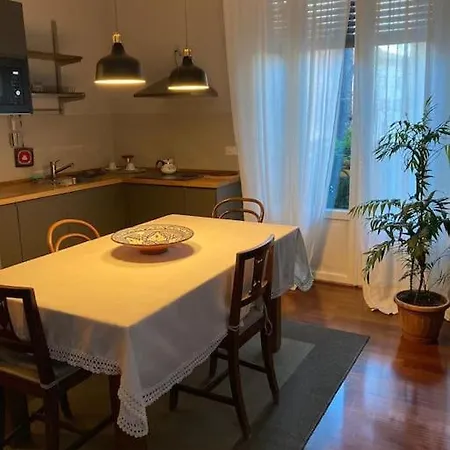 Apartment Tessitori 5l - Elegant Central Bologna